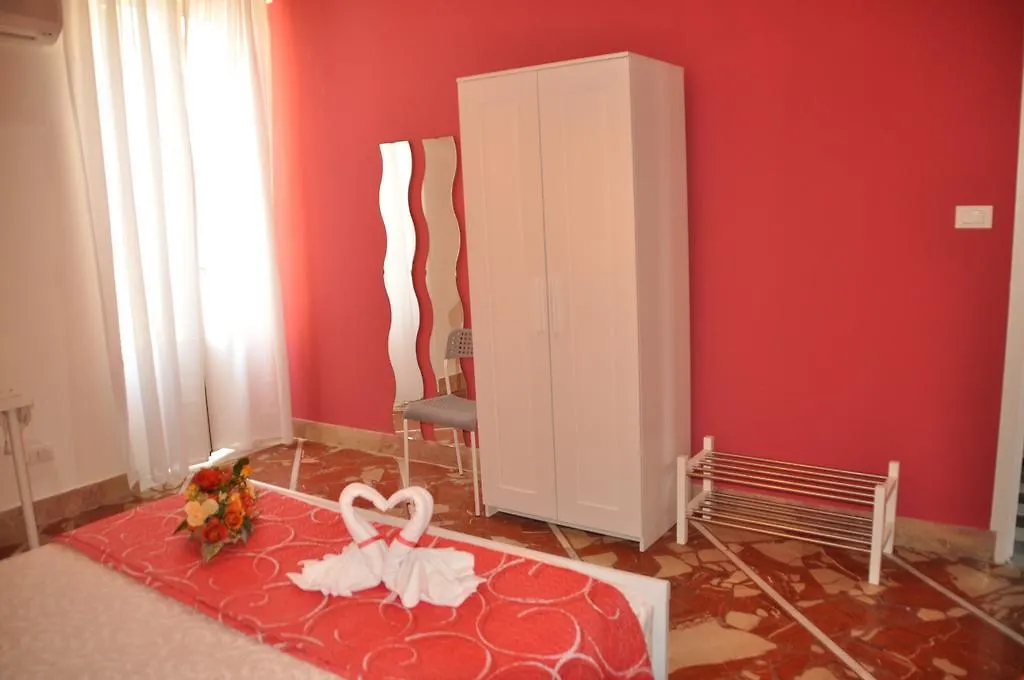 B&T Holiday House Palermo Italia